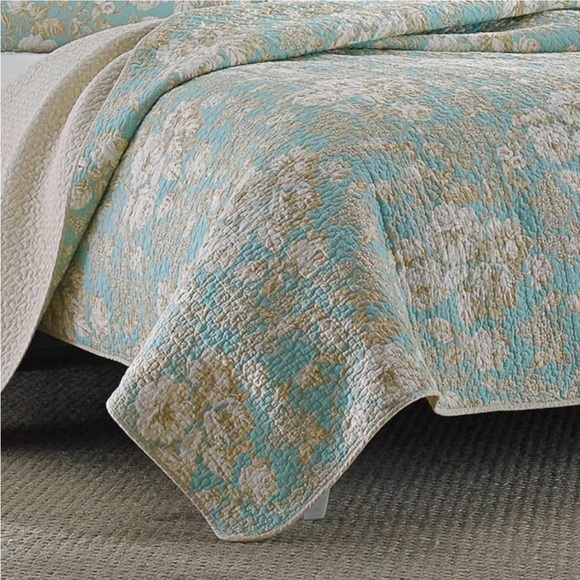 Laura Ashley Brompton Serene Blue and Cream Floral 3 PC Quilt Set - Picture 4 of 5